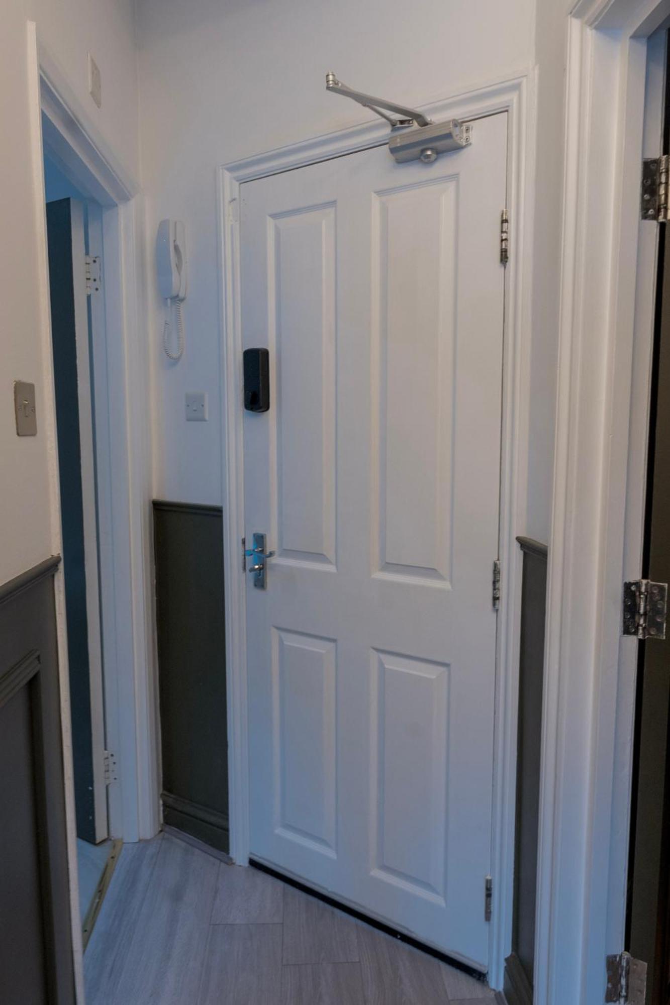 5C- Stylish Urban Retreat - Spacious 2 Bed Flat Londres Extérieur photo