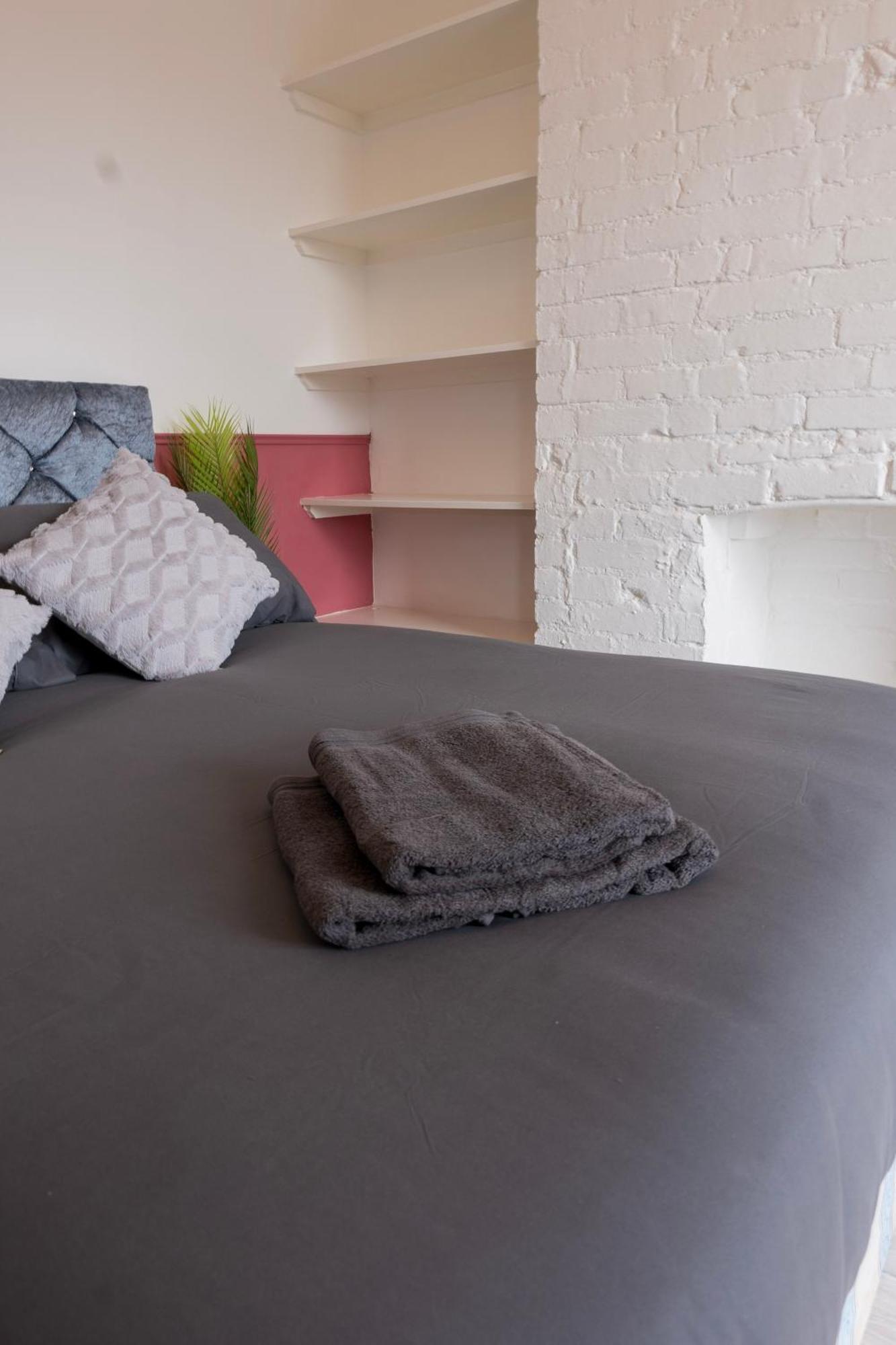 5C- Stylish Urban Retreat - Spacious 2 Bed Flat Londres Extérieur photo