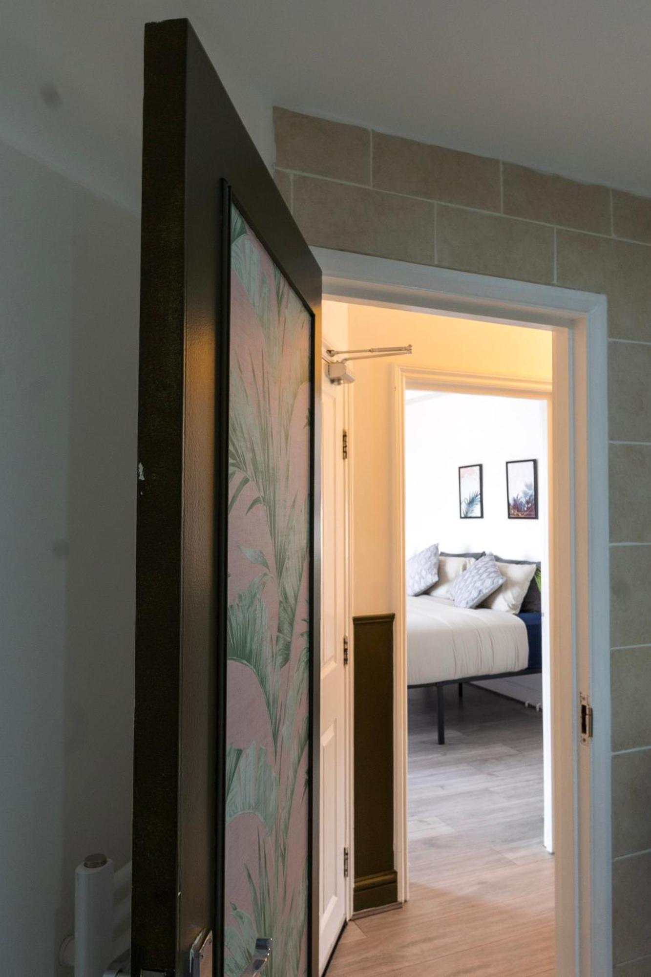 5C- Stylish Urban Retreat - Spacious 2 Bed Flat Londres Extérieur photo