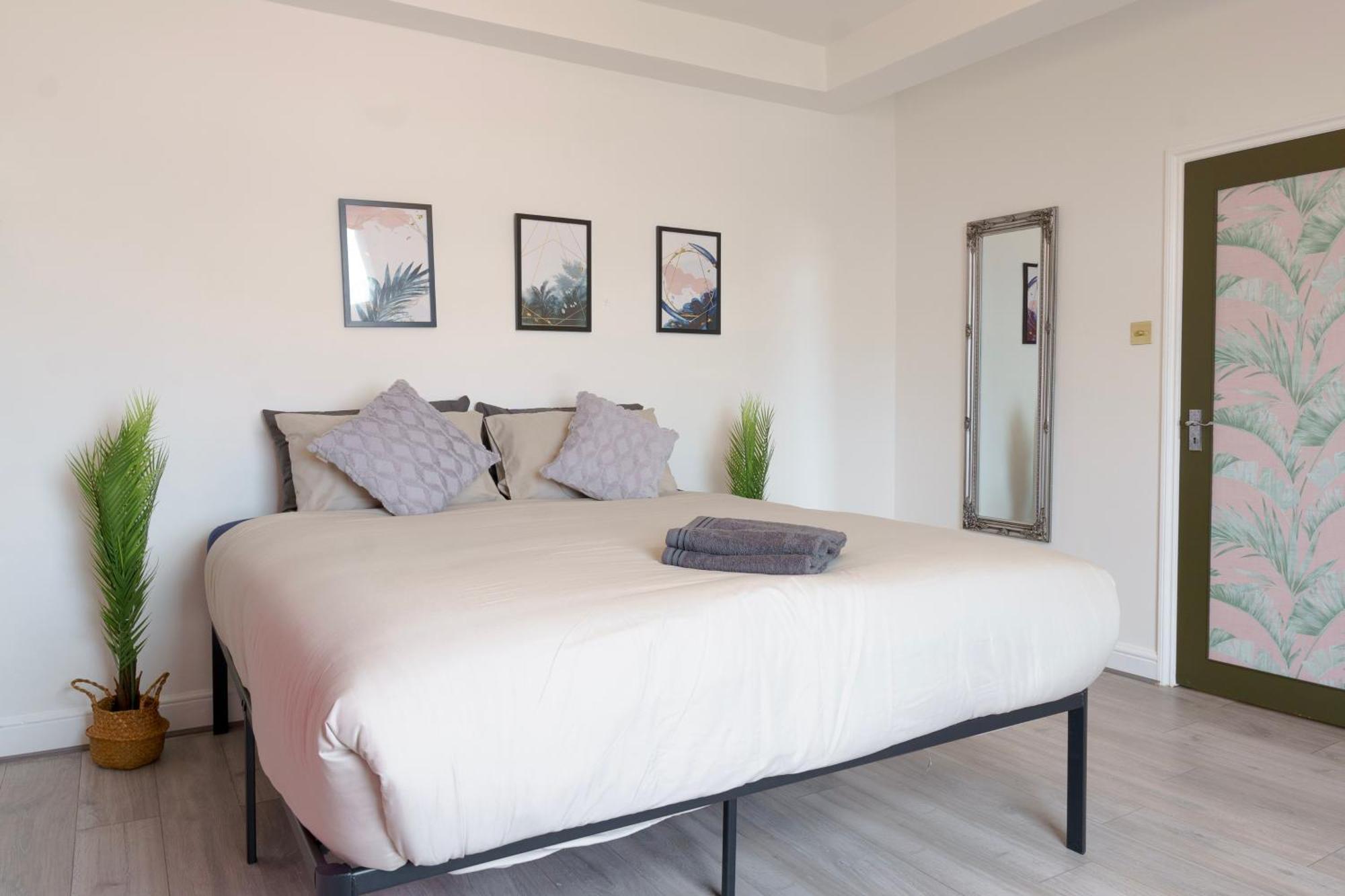 5C- Stylish Urban Retreat - Spacious 2 Bed Flat Londres Extérieur photo
