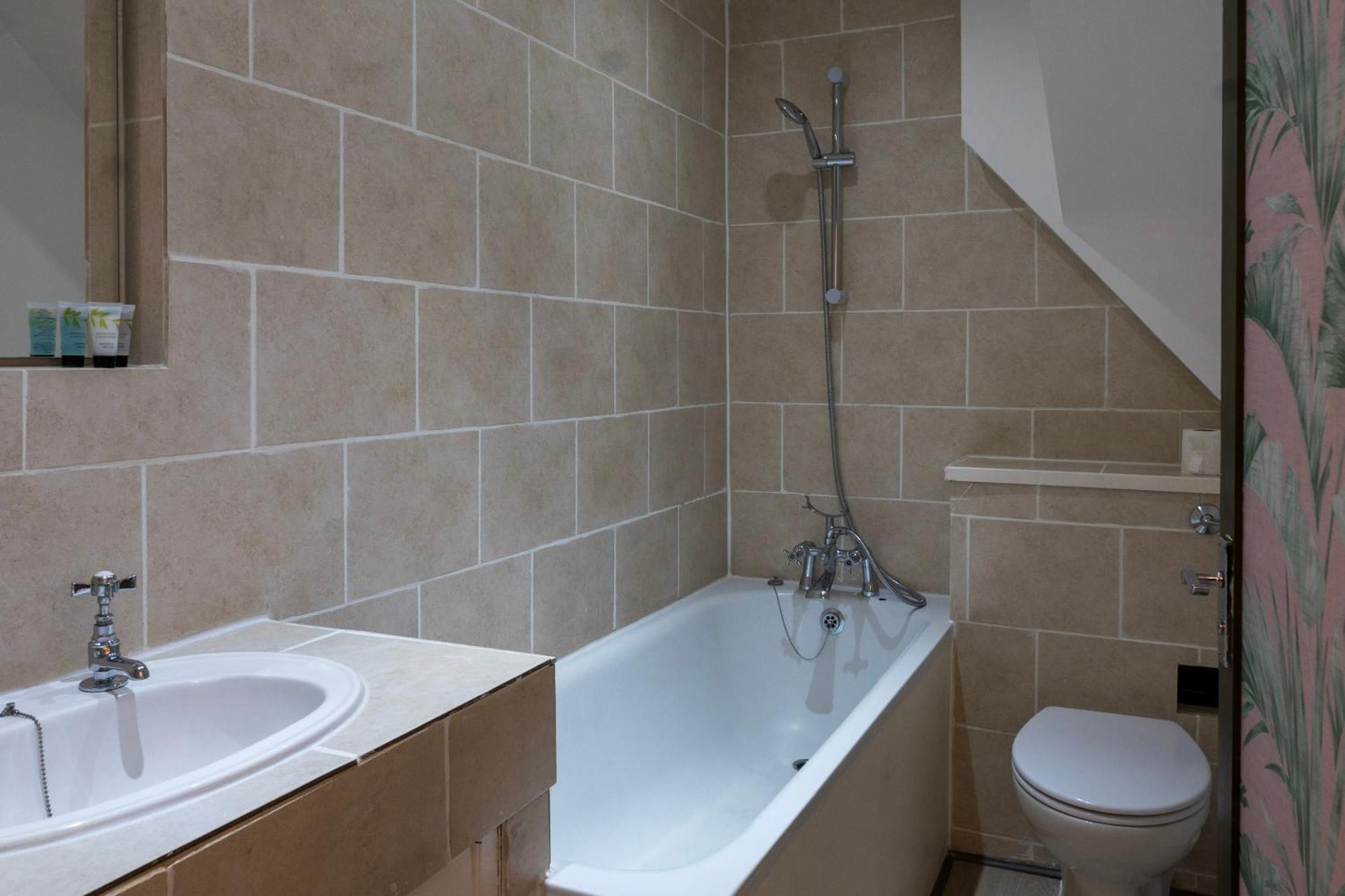 5C- Stylish Urban Retreat - Spacious 2 Bed Flat Londres Extérieur photo
