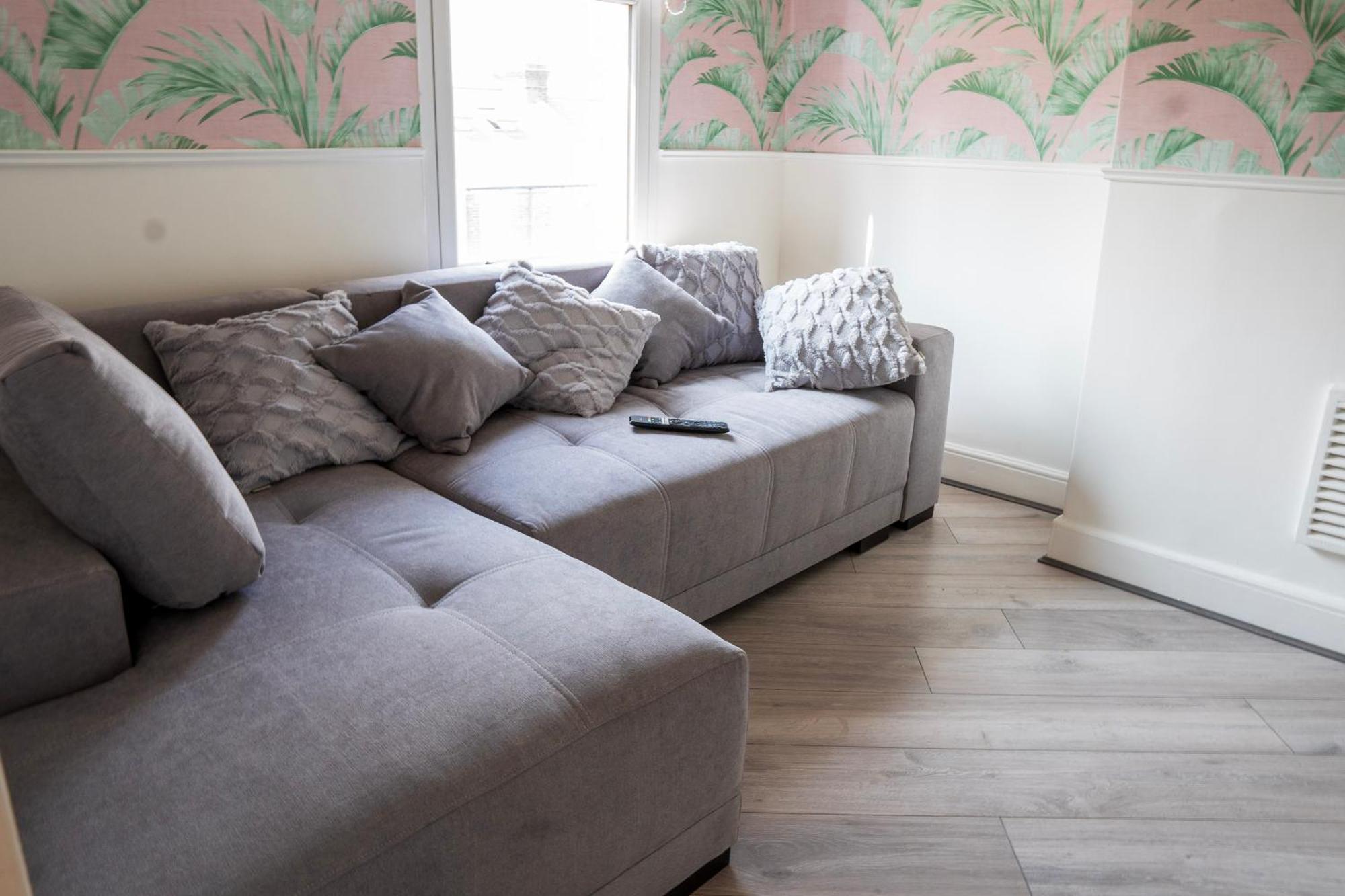 5C- Stylish Urban Retreat - Spacious 2 Bed Flat Londres Extérieur photo