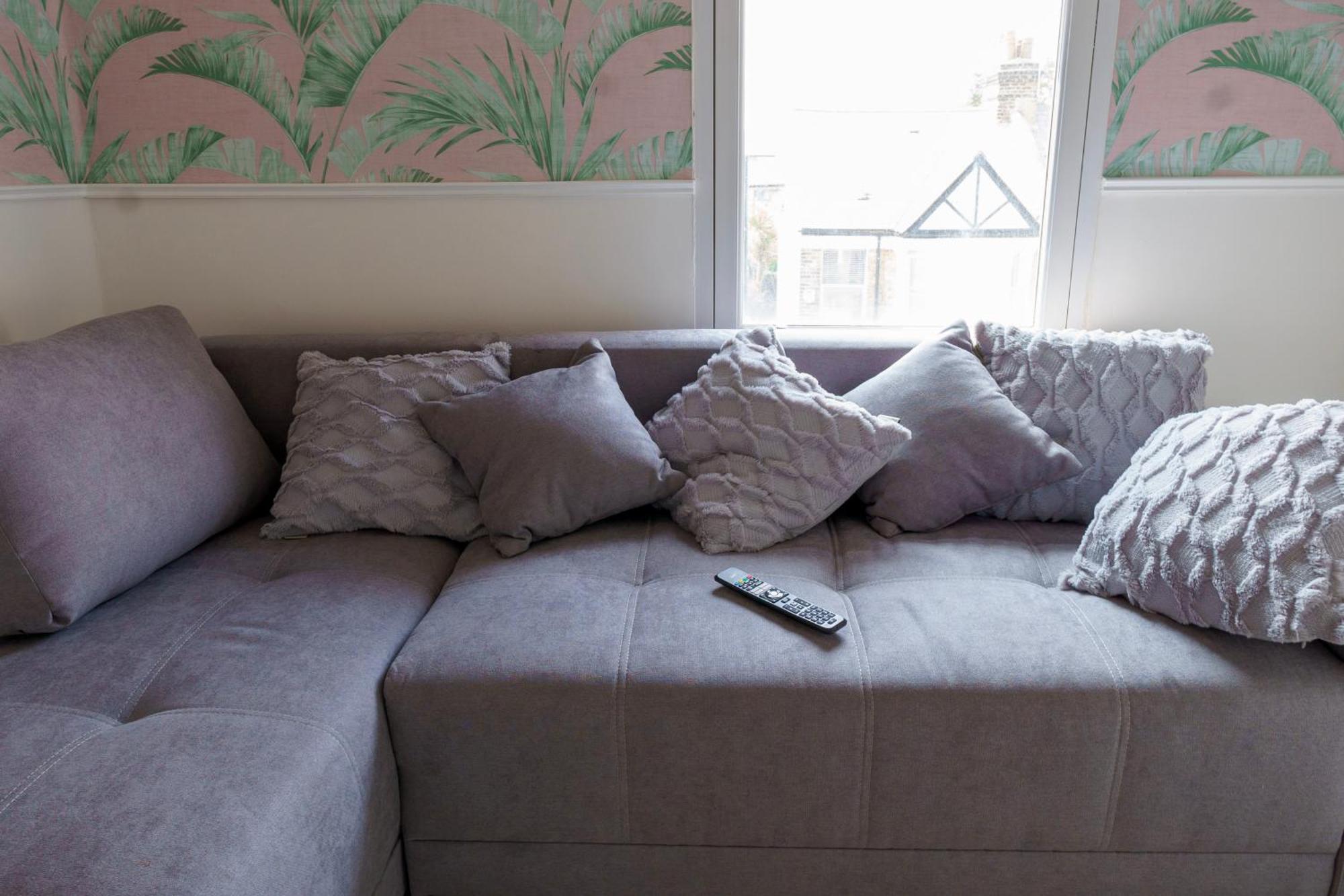 5C- Stylish Urban Retreat - Spacious 2 Bed Flat Londres Extérieur photo