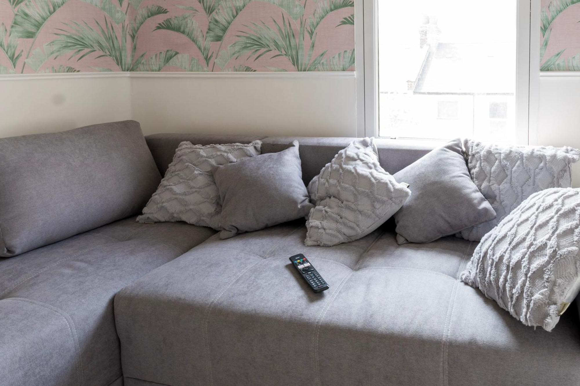 5C- Stylish Urban Retreat - Spacious 2 Bed Flat Londres Extérieur photo